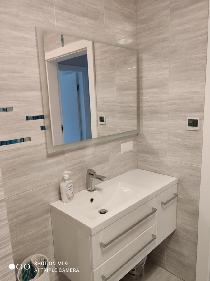 Apartament Szafir W Budynku Basenowym Morska Klifowa 레왈 외부 사진