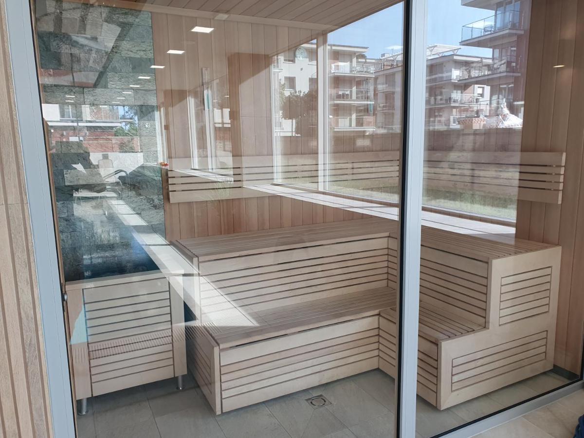 Apartament Szafir W Budynku Basenowym Morska Klifowa 레왈 외부 사진